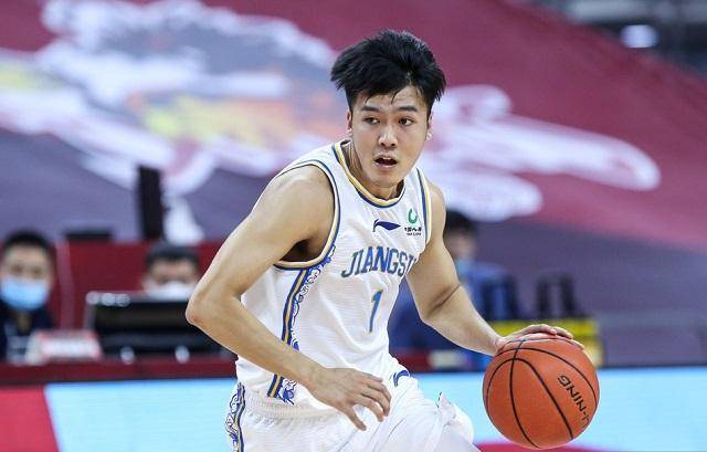 今夜那不勒斯调整名单以备CBA常规赛，战术微调环节打磨，压力陡增，临场指挥获称赞的简单介绍-ayx