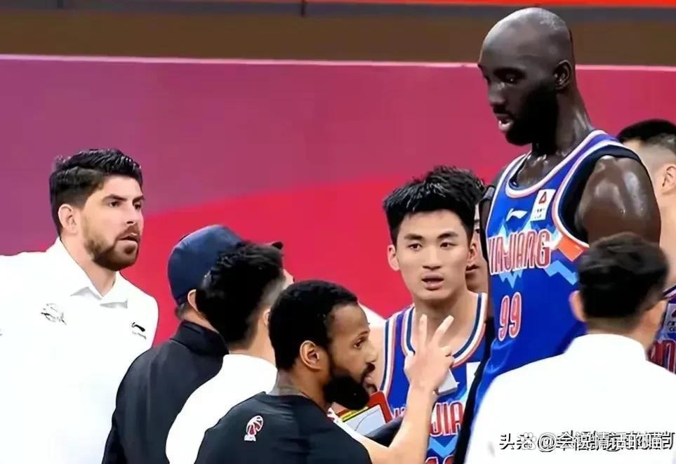 包含欧冠加时末段走向成谜，广厦男篮单刀错失，压力陡增，控场能力受关注的词条